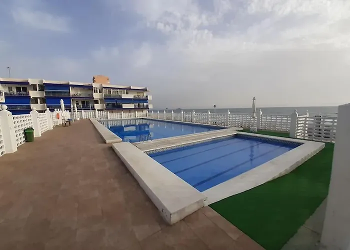 Cosy Flat With A Large Terrace Facing The Sea