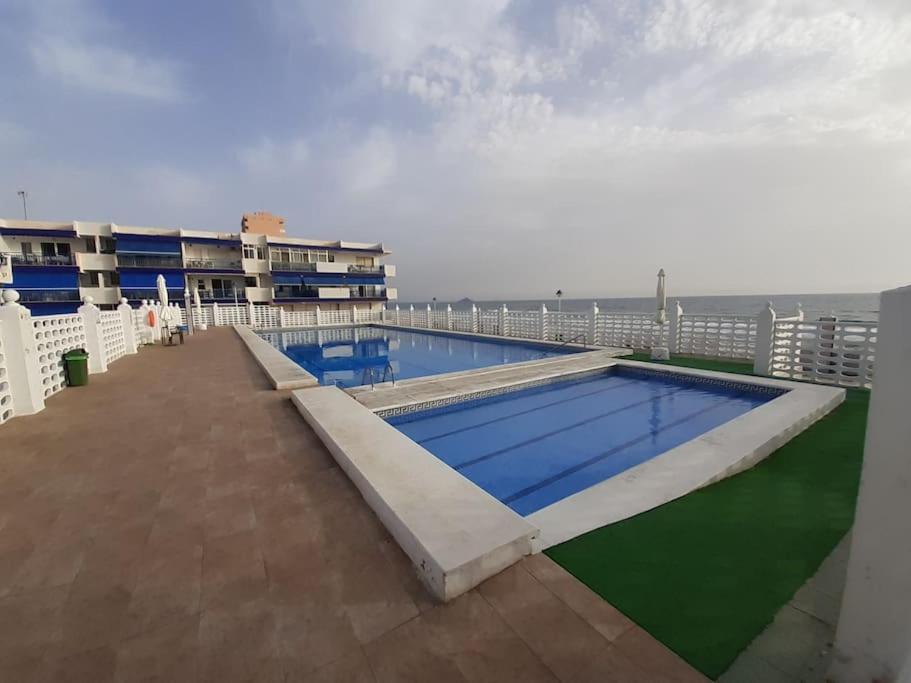 Apartamento Cosy Flat With A Large Terrace Facing The Sea *