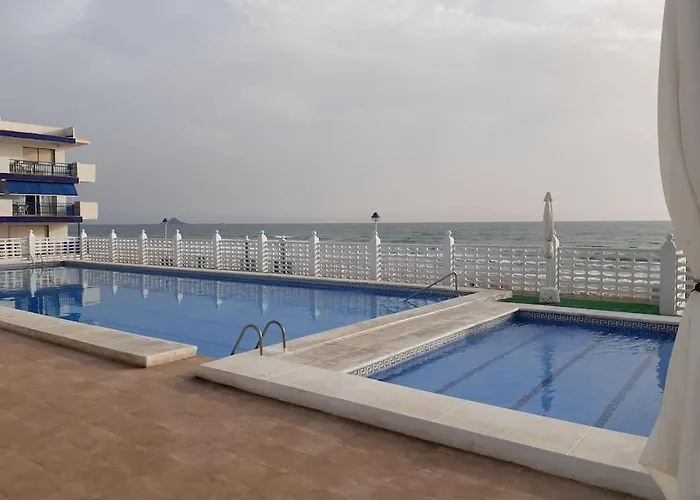 Cosy Flat With A Large Terrace Facing The Sea