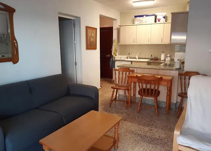 Cosy Flat With A Large Terrace Facing The Sea